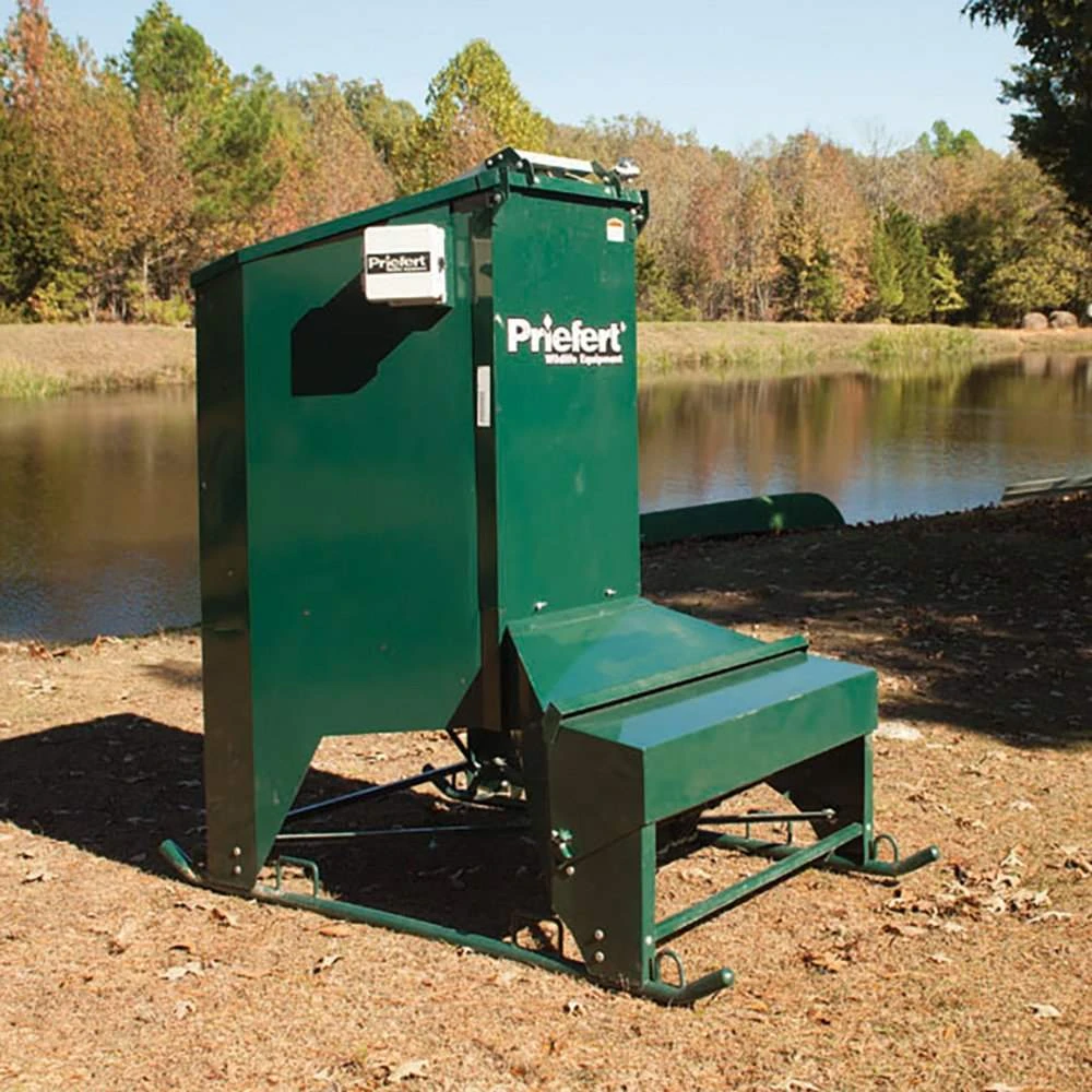 Priefert Automated Wildlife Deer Feeder - Image 2